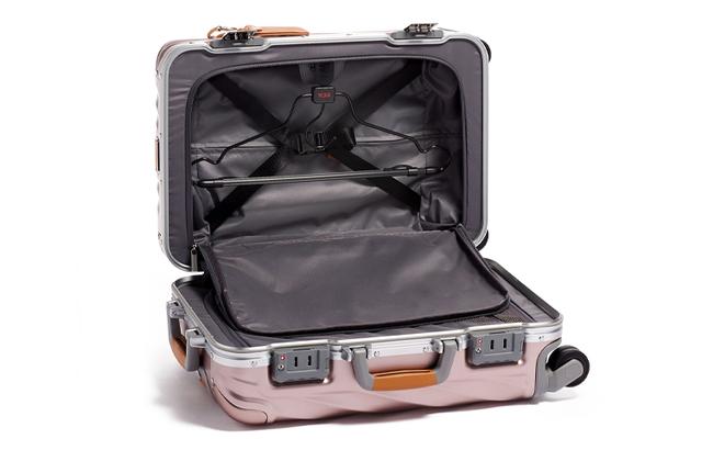 TUMI 19 Degree Aluminum