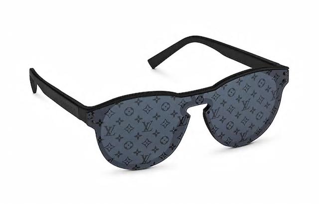 LOUIS VUITTON LV Waimea Round