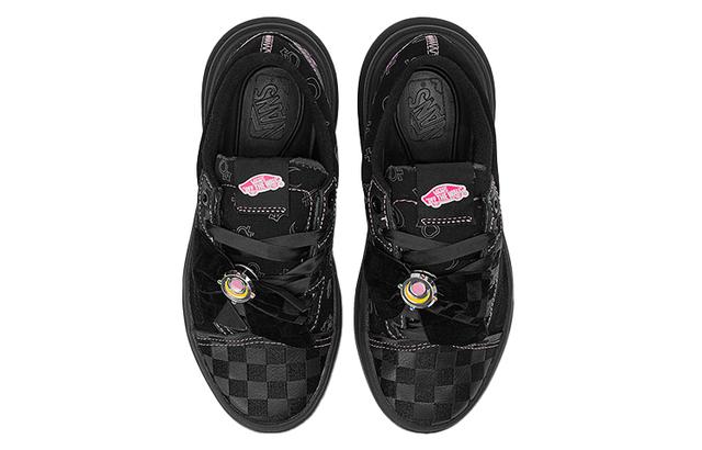 SAILOR MOON x Vans Overt CC