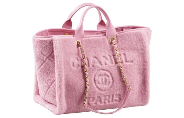 CHANEL Tote