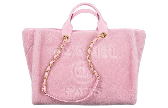 CHANEL Tote