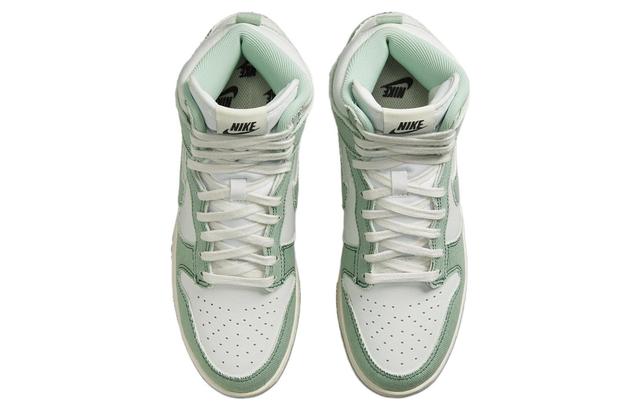 Nike Dunk "Green Denim"