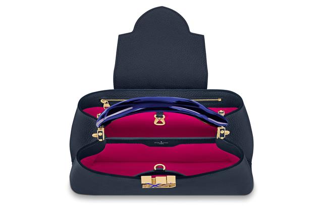 LOUIS VUITTON Capucines MM LogoTaurillon