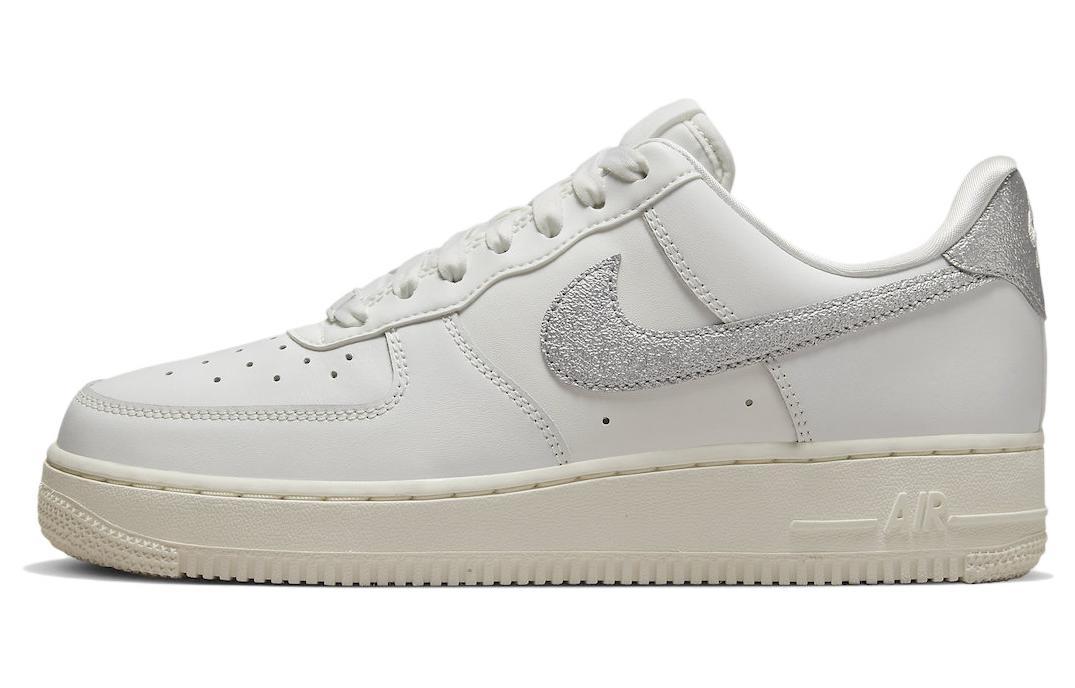 Nike Air Force 1 Low silver swoosh
