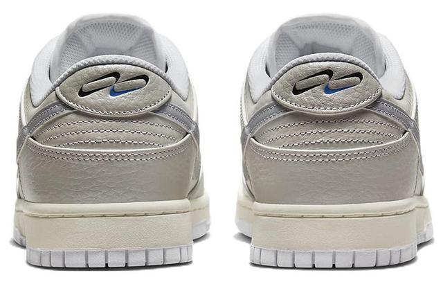 Nike Dunk Low "Metallic Silver"