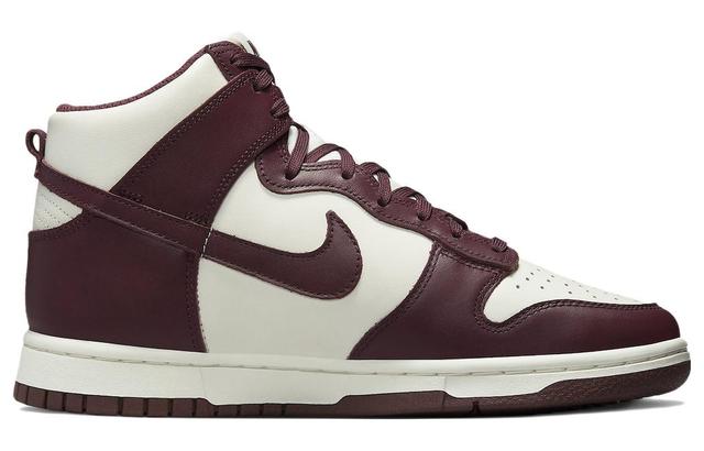 Nike Dunk burgundy crush