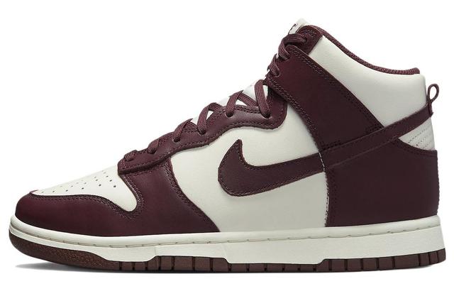 Nike Dunk burgundy crush