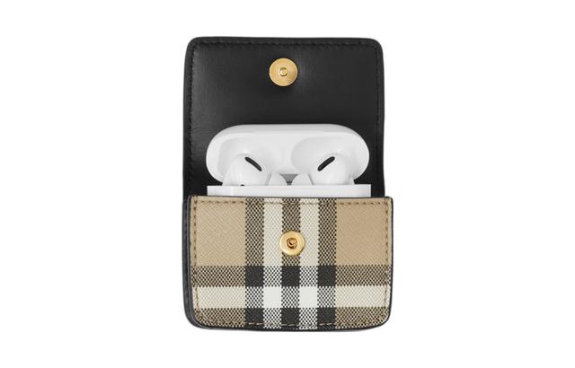 Burberry AirPods Pro