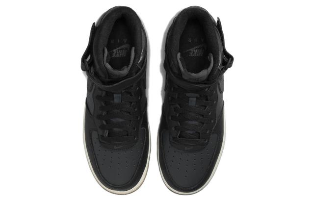 Nike Air Force 1 Black Gum