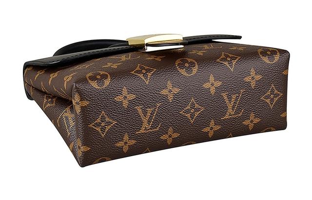 LOUIS VUITTON Locky BB