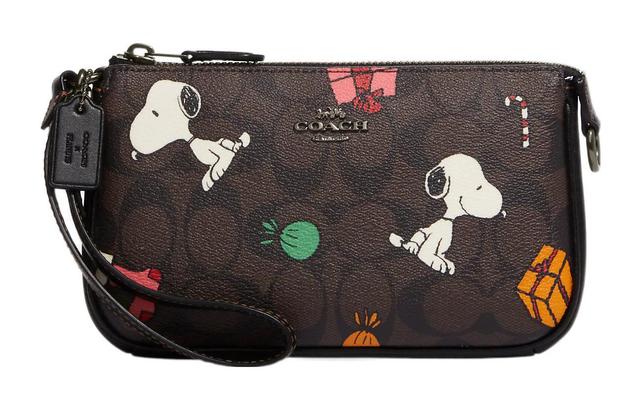 COACH x Peanuts Snoopy Nolita 19 Snoopy