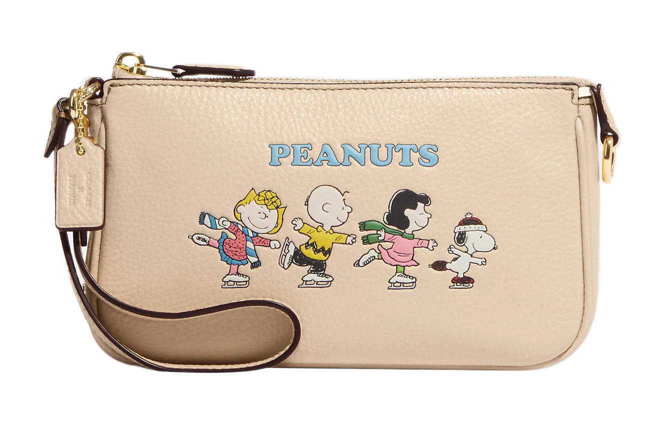 COACH x Peanuts Snoopy Nolita 19 Snoopy