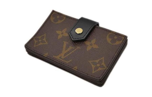 LOUIS VUITTON Monogram