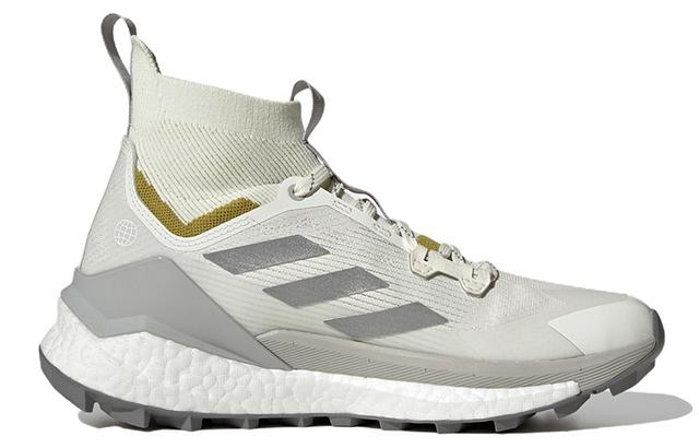 and wander adidas Terrex Free Hiker 2