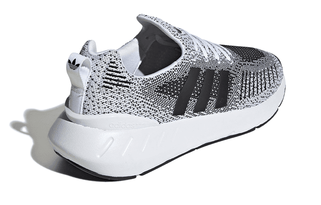 adidas originals Swift run 22