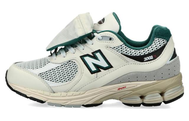 New Balance NB 2002R