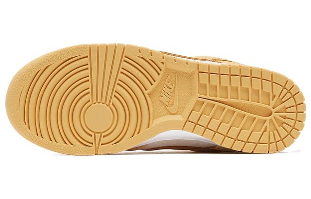 Nike Dunk Low "Gold Suede" Q