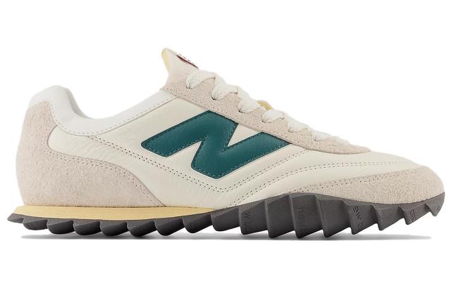 New Balance RC30