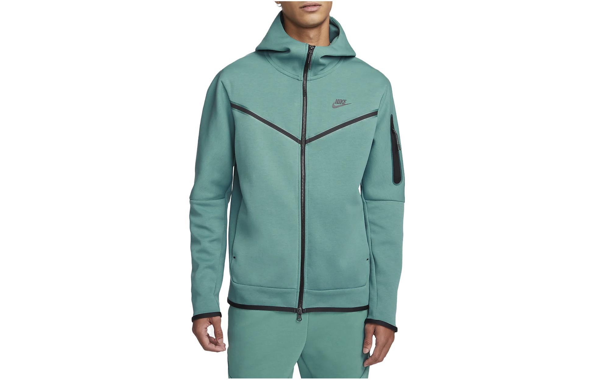 Nike Sportswear Tech Fleece Logo