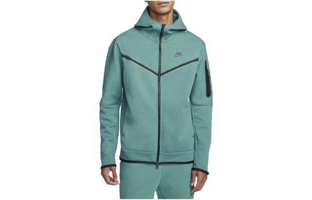 Nike Sportswear Tech Fleece Logo