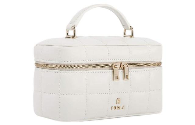 Furla Camelia 17 Logo