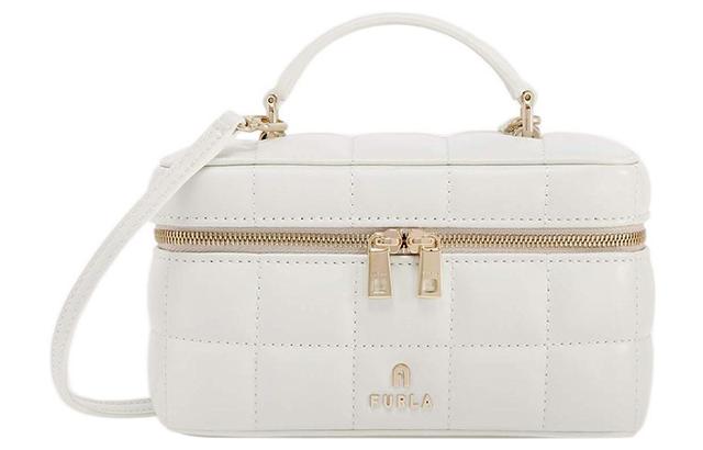 Furla Camelia 17 Logo