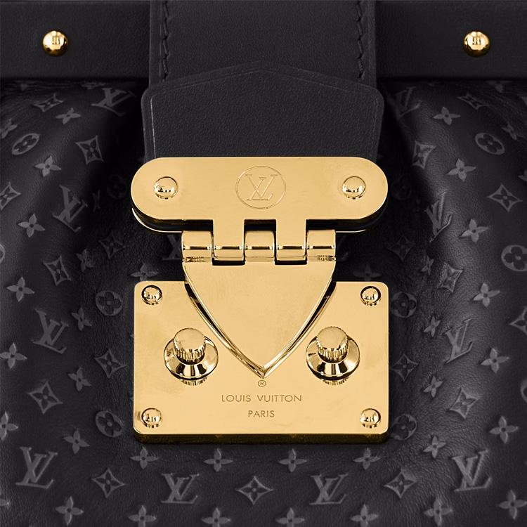 LOUIS VUITTON Clutch Nano