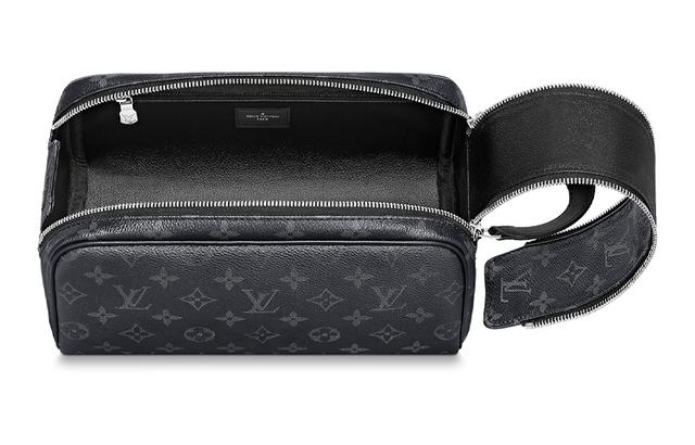 LOUIS VUITTON Dopp Kit