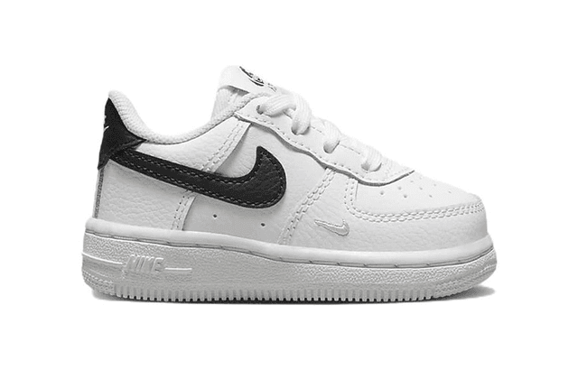 Nike Air Force 1 SE