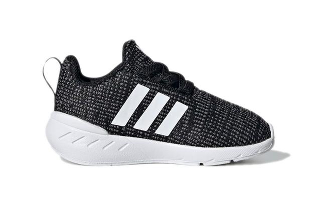 TD adidas originals Swift Run 22