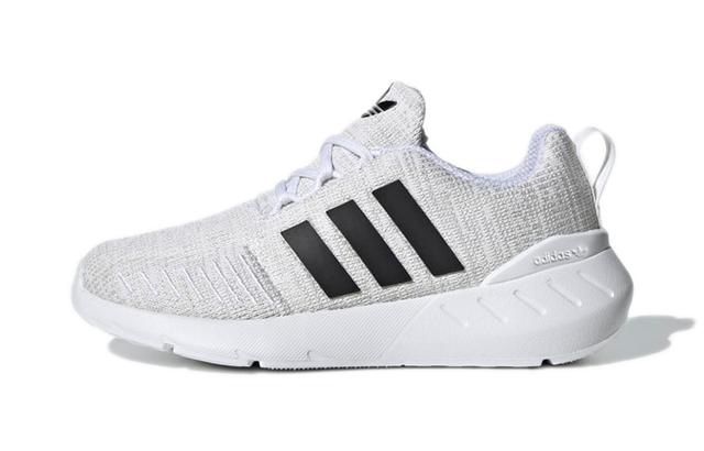 adidas originals Swift Run 22