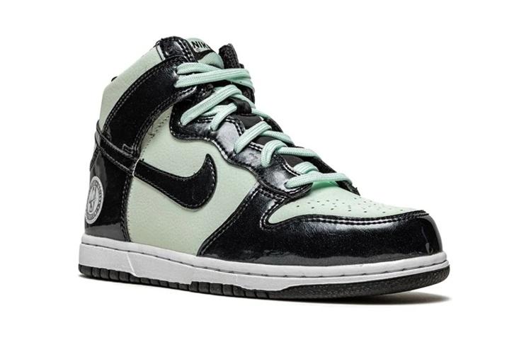 Nike Dunk Barely Green