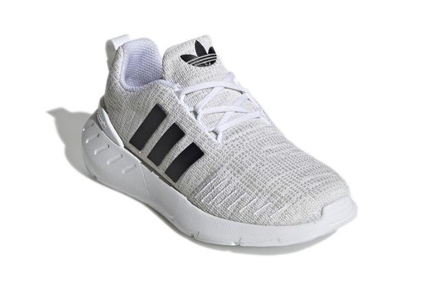 adidas originals Swift Run 22