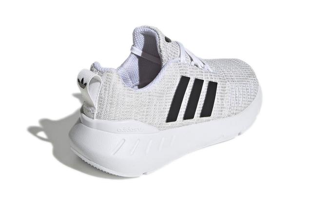 adidas originals Swift Run 22