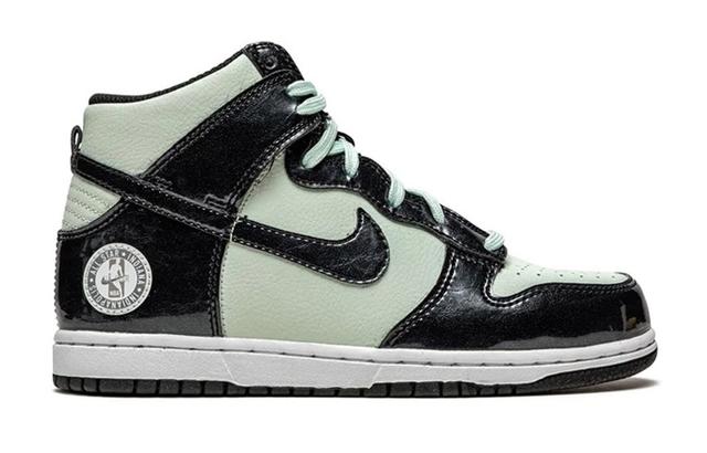 Nike Dunk Barely Green