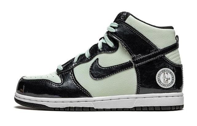 Nike Dunk Barely Green