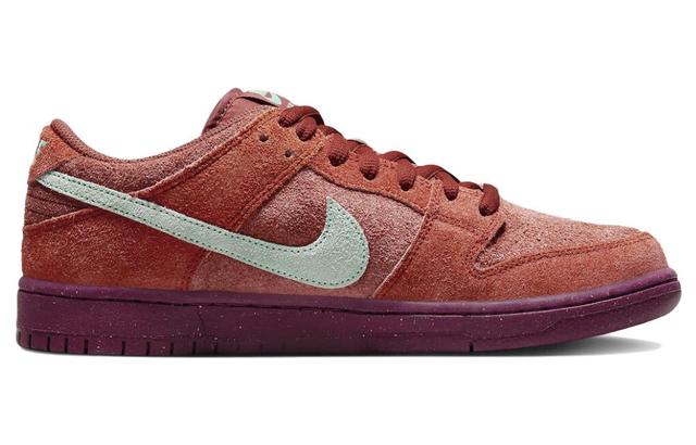 Nike Dunk SB "Mystic Red and Rosewood"