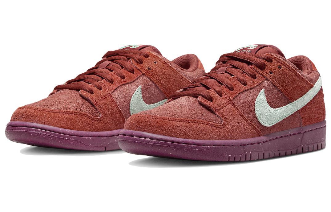 Nike Dunk SB "Mystic Red and Rosewood"