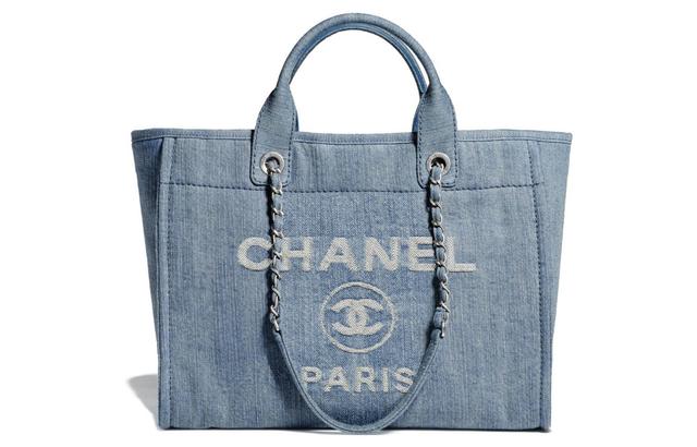 CHANEL Tote