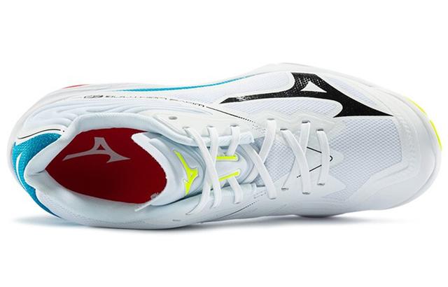 Mizuno Lightning Z6