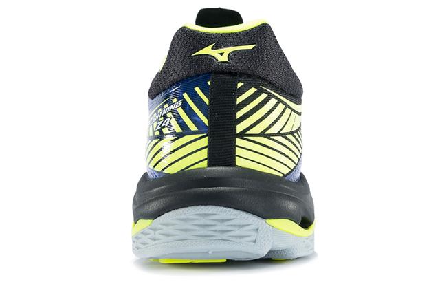 Mizuno Lightning Z4