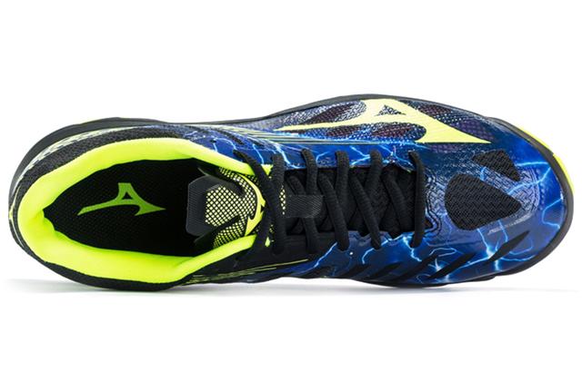 Mizuno Lightning Z4