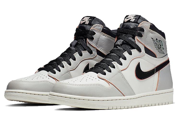 Nike x Jordan Air Jordan 1 Retro High OG Light Bone