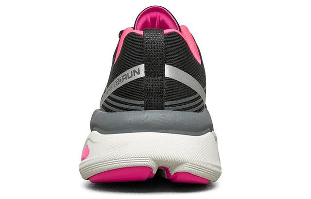 Skechers Max Cushioning Ultimate