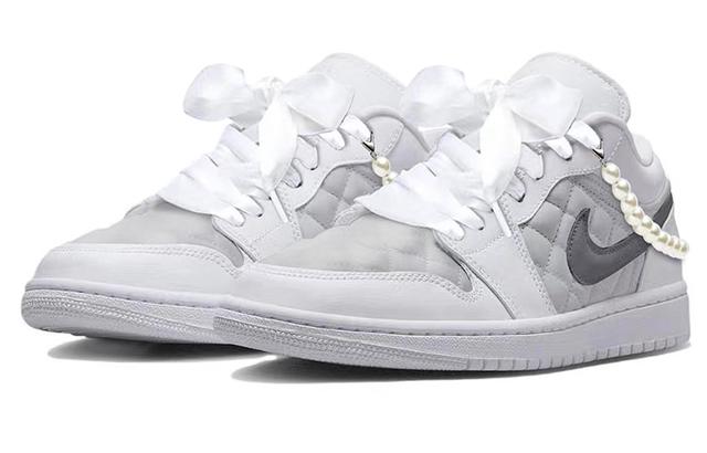 Jordan Air Jordan 1 Low quilted triple white