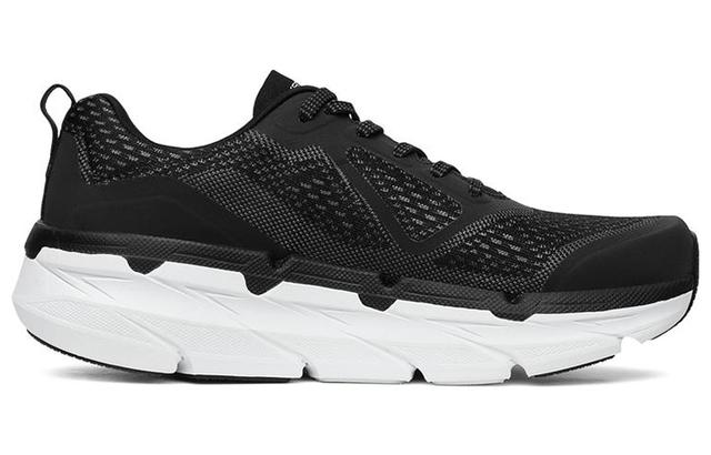 Skechers Max Cushioning