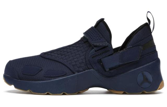 Jordan Trunner LX "Navy Gum"