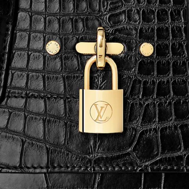 LOUIS VUITTON City Steamer Logo