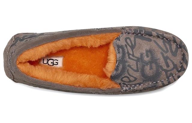 UGG Ansely Street Graffiti