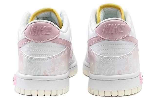 Nike Dunk Low baby pink